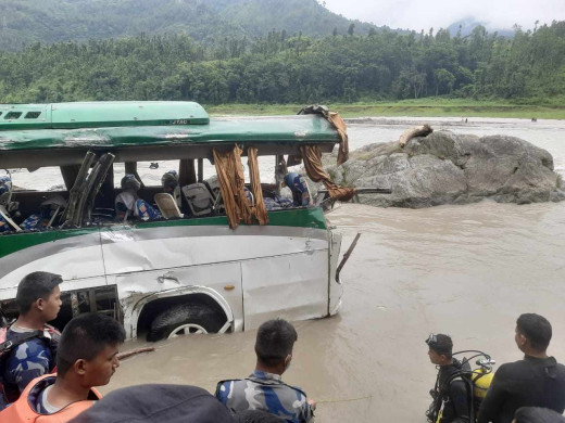 त्रिशूली बस दुर्घटनाका ८ मृतकमध्ये चार जनाको सनाखत